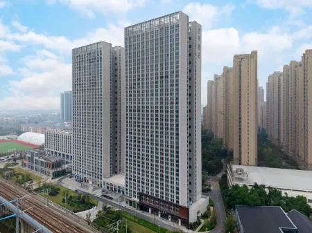 JI HOTEL Отели рядом с достопримечательностью «Wuhan Vocational College of Communication and Publishing»
