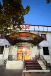 Caravan hotel Hotels near Sharof Rashidov haykali