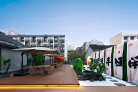 Hangzhou Xihu Lakefront Qinghefang Light  Hotel Hotels in Hangzhou