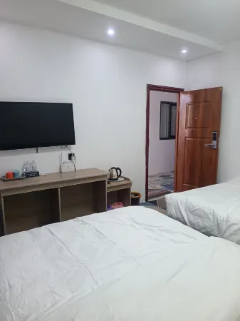 Dingri Cangyang Homestay Отели в г. Динжи