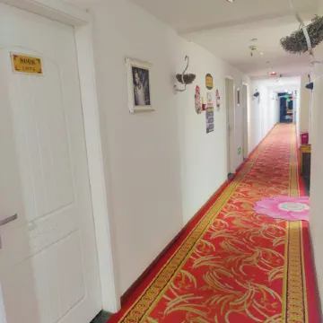 Jingshan Swan Love Theme Hotel