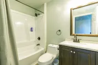 Ocean Breeze Inn Hotels in Keaau