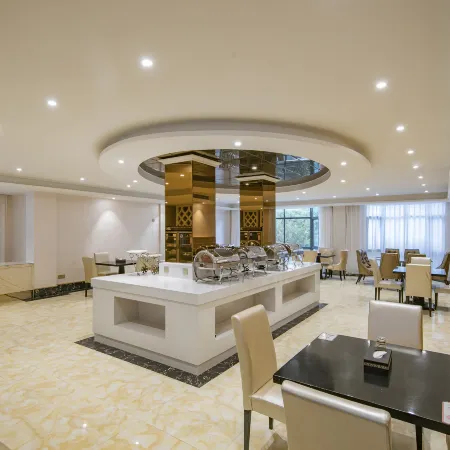 Mingzhu Holiday Hotel