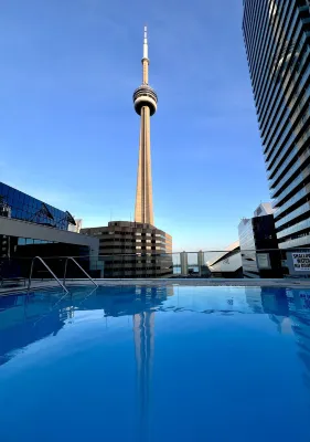 DT CN tower 3BR2BA Lake View king bed/ parking
