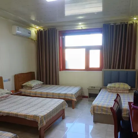 Fuyong Business Hotel