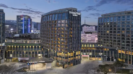 Weihai Weigao DoubleTree by Hilton Hotel Отели рядом с достопримечательностью «Weihai Happiness Gate»