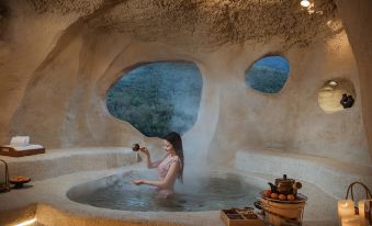 ARTINN Cave Hot Spring Designer Hotel (Anji Cloud Meadow Tourism Resort Branch)
