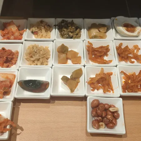 R ROYALSS HOTEL(Fuzhou Nancheng Branch)