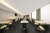 Xichang Miramar Hotel (Qionghai 17 Degrees)