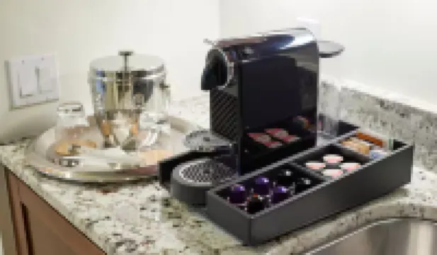 卡萊威基基海灘酒店，LXR系列