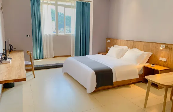 福畔酒店（彭水中學紅軍渡廣場店）