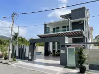 Spacious Home with Private Swimming Pool in Langkawi by Zervin Hotels in 