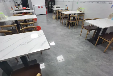 Xinmao International Hotel Отели рядом с достопримечательностью «Wuhua Open University»