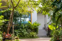 Golden Pool Villa Отели рядом с достопримечательностью «Supalai Lagoon Condo»