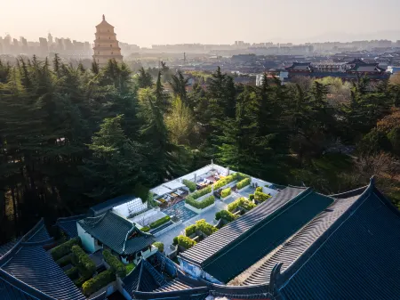 Yaman Oriental Courtyard Hotel(Xi'an Big Wild Goose Pagoda Datang Evernight City Отели рядом с достопримечательностью «Jingyugou Scenic Resort, Xi'an»
