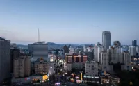 Jinbi Hall Hotel (Nanping Pedestrian Street Jinma Bijifang Branch) - Romantic