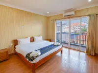 Koung Hua Hotel & Massage