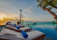 Sala Quy Nhon Beach Hotel - Pools