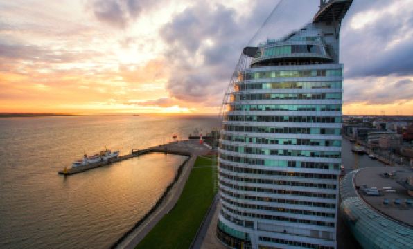 ATLANTIC Hotel Sail City - Housity