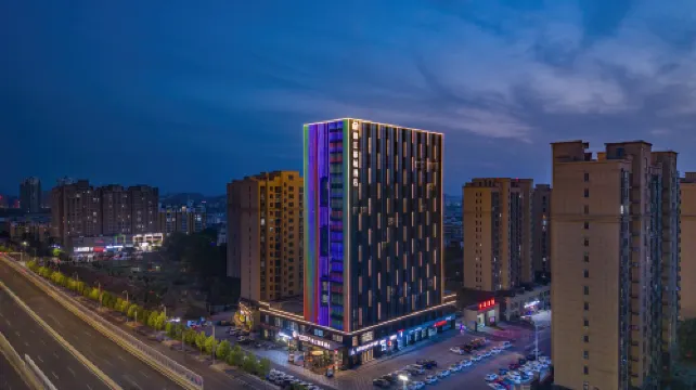 Jinjiang Metropolo Hotel (Xinyang Railway Station Xiya City)