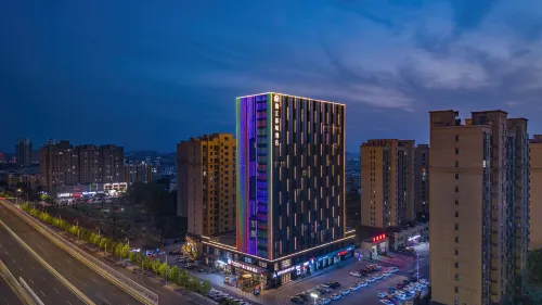 Jinjiang Metropolo Hotel (Xinyang Railway Station New Central Hospital)