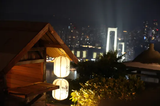 Four rooftop garden youth hostels