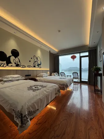 Pingtai Lake Beautiful Bay Homestay Отели рядом с достопримечательностью «Dongtianwan Scenic Spot»
