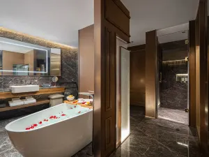 Mi Lan International Hotel