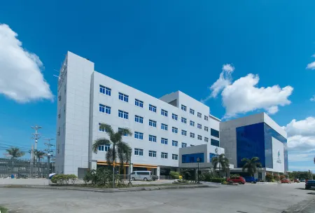 Iloilo Gateway Hotel and Suites by RedDoorz Отели в г. Cabatuan