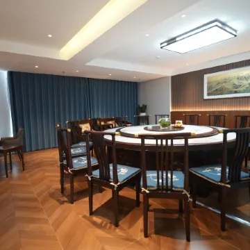 Korla Marriott Hotel Pear City