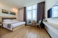 Bayue Hotel (Maoming Aegean Shopping Park High speed Railway Station South Square Branch)