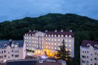 Wenshan Courtyard · Xuexiao Zhongshan Homestay (Dalian Railway Station Labor Park Subway Station)