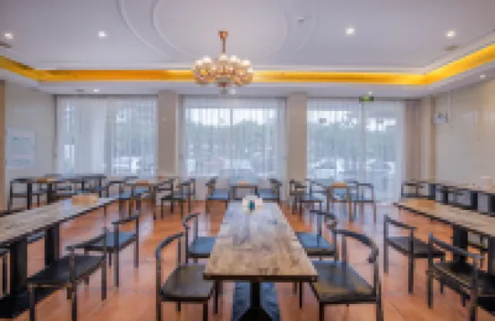 Vienna Hotel (Jieyang Rongcheng Jinxian Gate Tower)