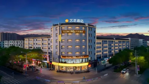 Yixuan Hotel (Zhangye Bell Tower West Station) Hotels in Zhangye