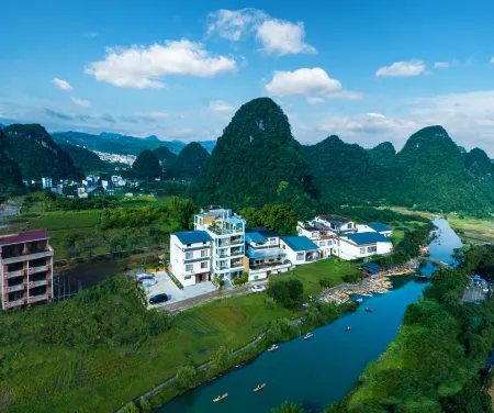陽朔雲見山民宿(遇龍橋碼頭金龍巡遊店)