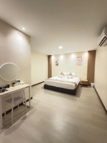 Homie Cottage Hotels near Kapalai