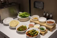 Borrman Hotel (Qingyuan Municipal Government Shunying Times Square) - breakfast