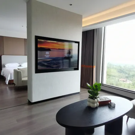 Caohai International Hotel