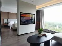 Caohai International Hotel - 4-Star