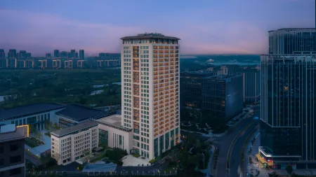 ZAIYIDONGANHOTEL Отели рядом с достопримечательностью «CPC Chengdu Longquanyi District Committee Party School»