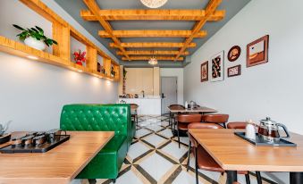 Junyi Chain Hotel (Moore City Art College Subway Station)