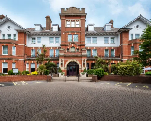 Holiday Inn FARNBOROUGH by IHG Hotels in Farnborough