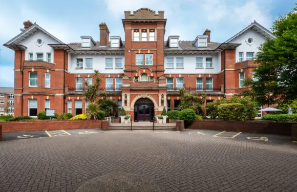 Holiday Inn 法恩伯勒