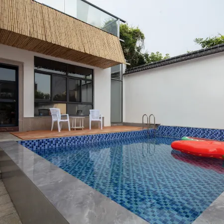 The Beauty of The East Courtyard Home stay (the Taihu Lake Hengshan Island Store)