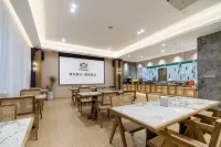 Vickville Ziyue Hotel。 Hotels in Daying County