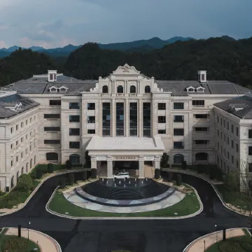 The Dragon Hotel Wuyi Hot Spring