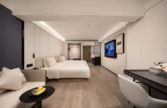 Guilin Railway Station Yingtai Building Atour Hotel