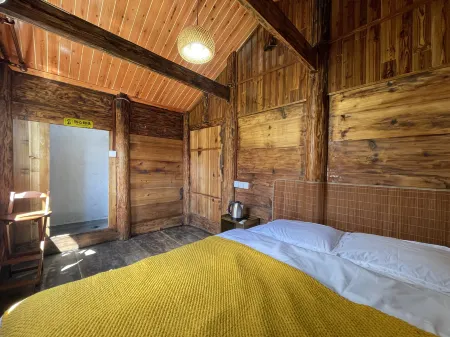 Baibei Yaoyao Bainiaofang Отели рядом с достопримечательностью «Baibei Miaozhai»