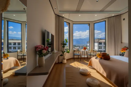 Moon Homestay Cloud Residence(Sanyi Internationai AirportStore) Hotels near Lijiang Sanyi International Airport