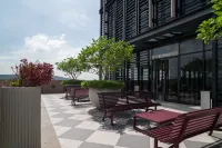 Paxtonz Premium Suites - Pools